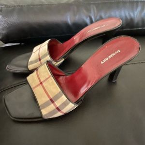 Burberry heels. SoE 7